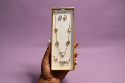 Nicole Miller New York Three Piece Clover Gold set