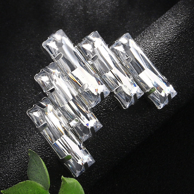Exaggerated Geometric Women’s Ring Rhinestone Inlay